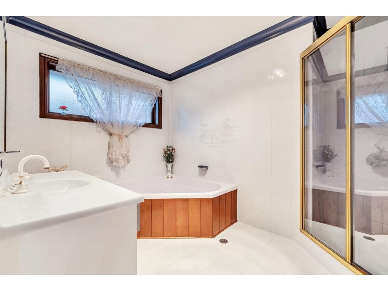 3 Blackwood  Close, Bossley Park NSW 2176