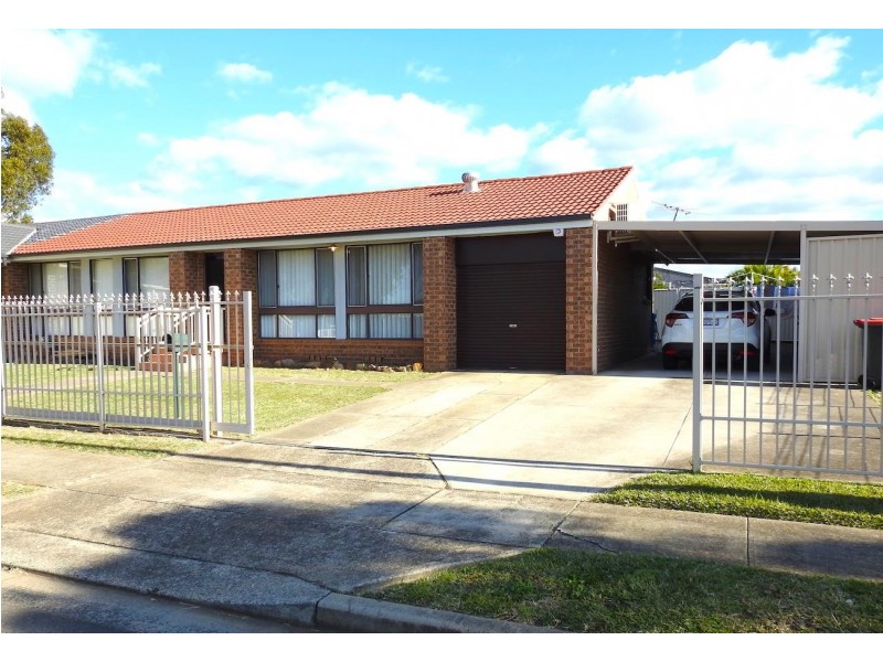 35 Ironside Street, St Johns Park NSW 2176