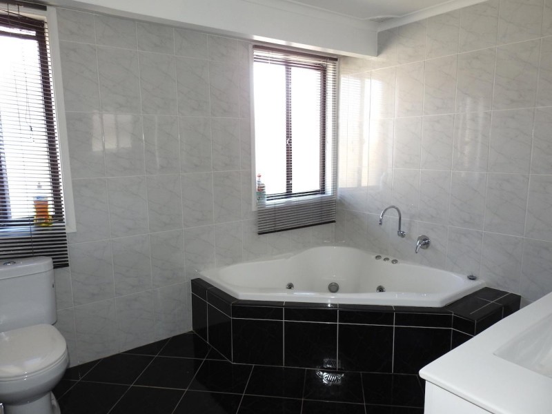 35 Ironside Street, St Johns Park NSW 2176