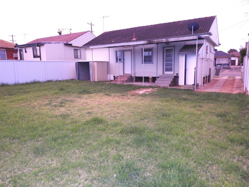 16 Benelong Avenue, Smithfield NSW 2164