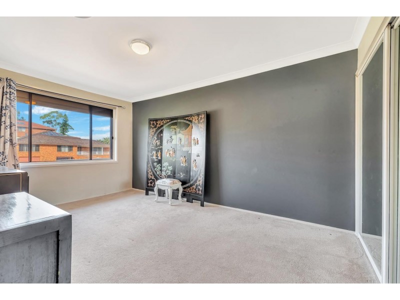 4 Curran Street, Prairiewood NSW 2176