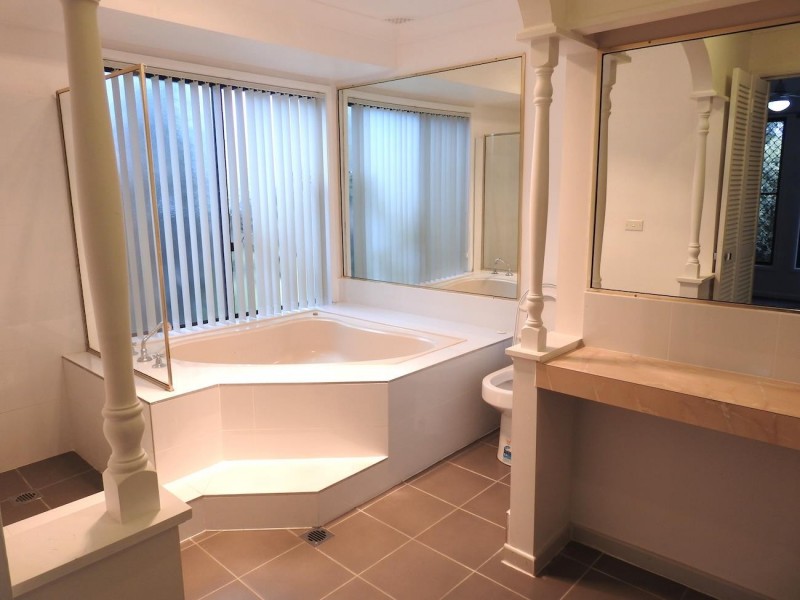 7 Glen Elgin Crescent, Edensor Park NSW 2176