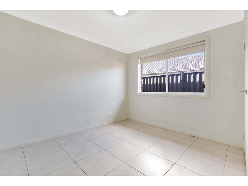 3 Tess Circuit, Oran Park NSW 2570
