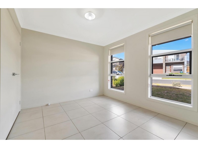 3 Tess Circuit, Oran Park NSW 2570