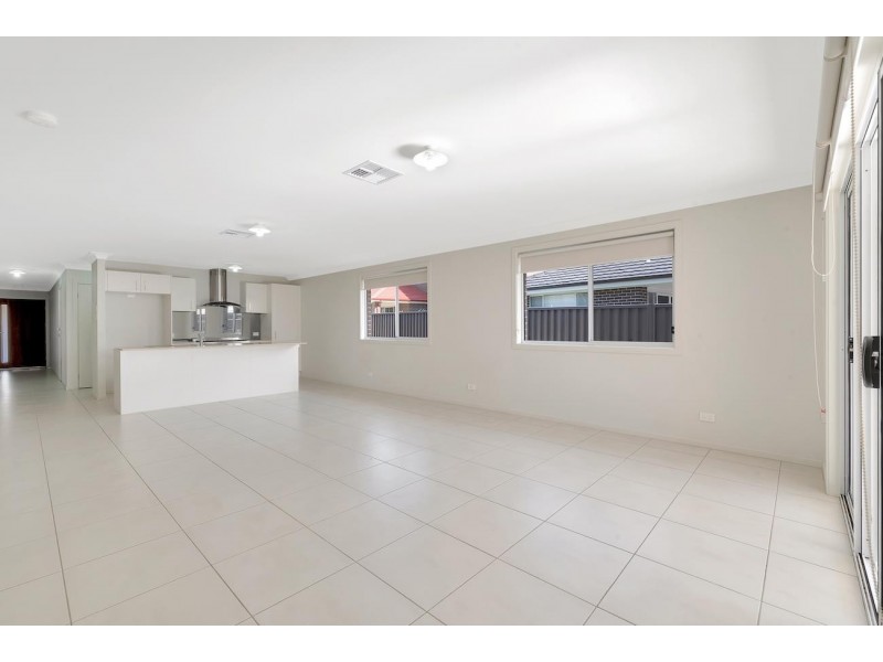 3 Tess Circuit, Oran Park NSW 2570