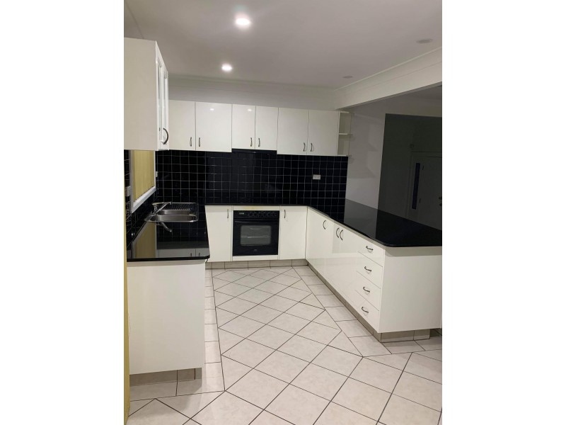 75 St Clair Avenue, St Clair NSW 2759