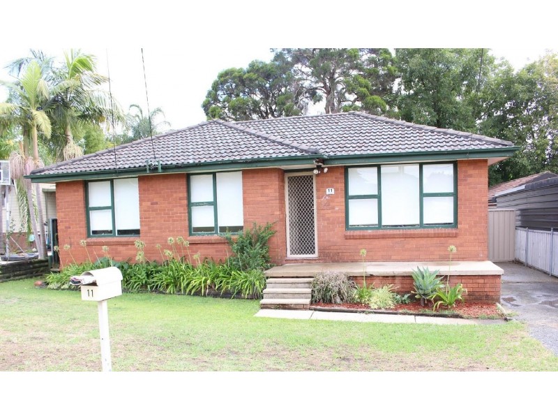 11 Woodview Avenue, Oxley Park NSW 2760