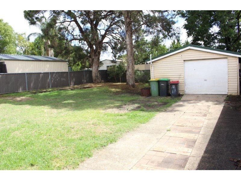 11 Woodview Avenue, Oxley Park NSW 2760