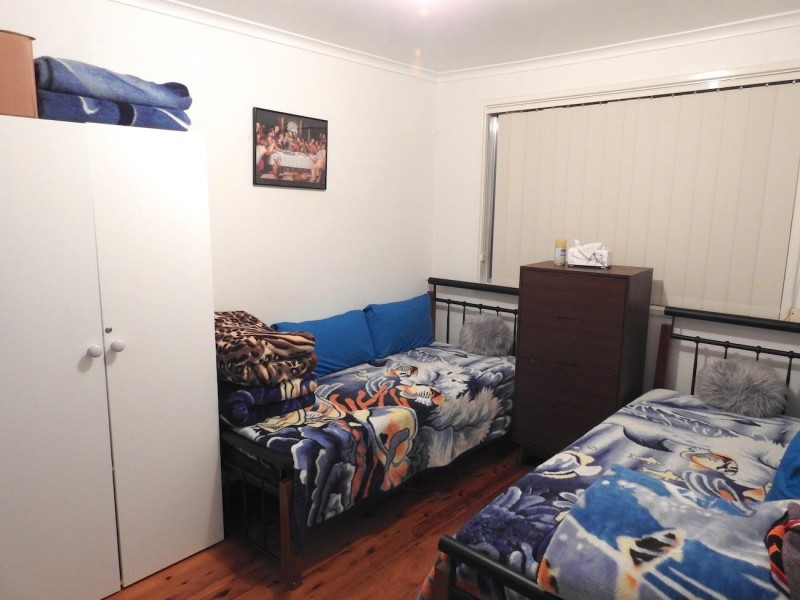 32 Barker Street, Bossley Park NSW 2176