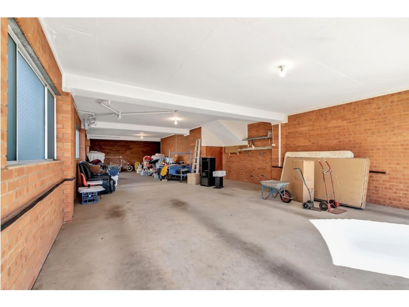 8 Gwandalan Road, Edensor Park NSW 2176