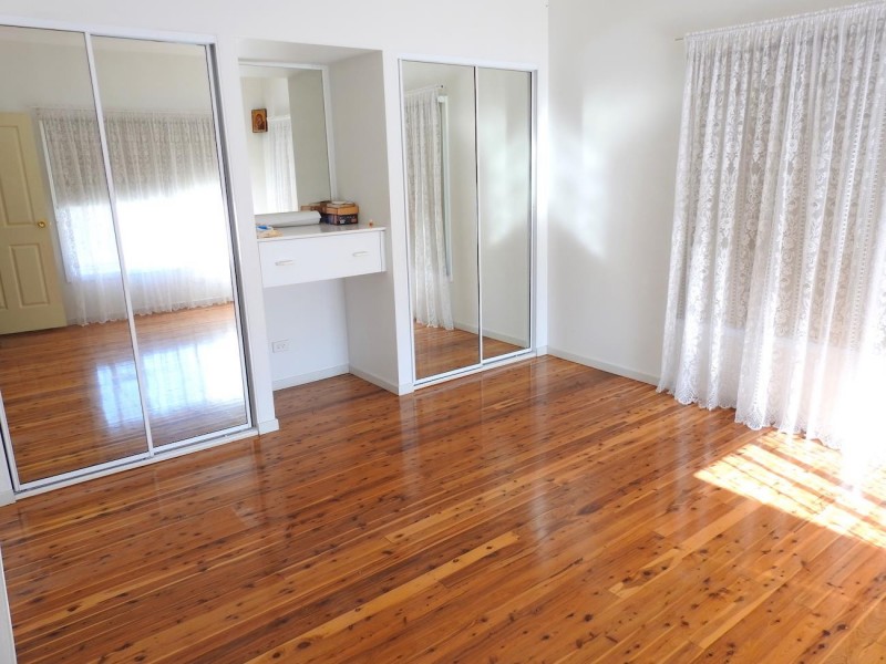 Fairfield West NSW 2165