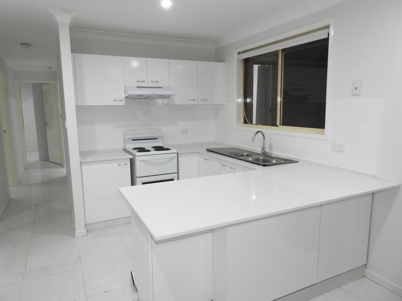 8 Bellingen Way, Hoxton Park NSW 2171