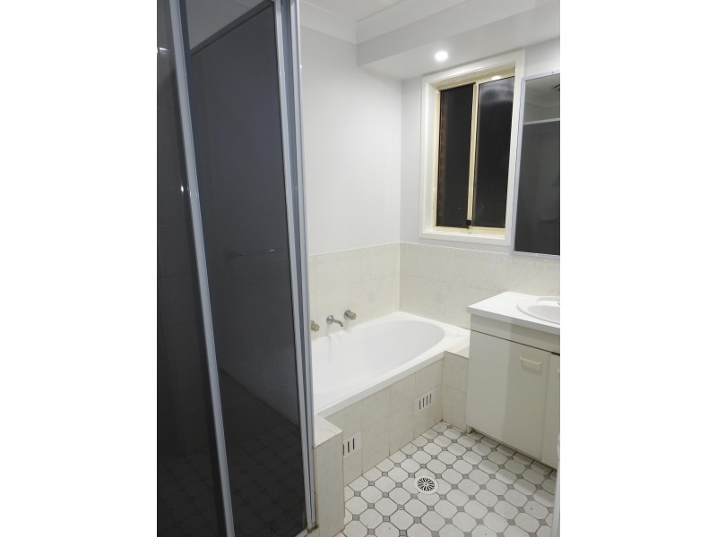 8 Bellingen Way, Hoxton Park NSW 2171