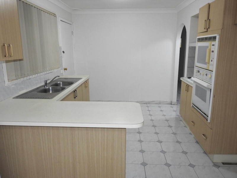 38 Canterbury Road, St Johns Park NSW 2176