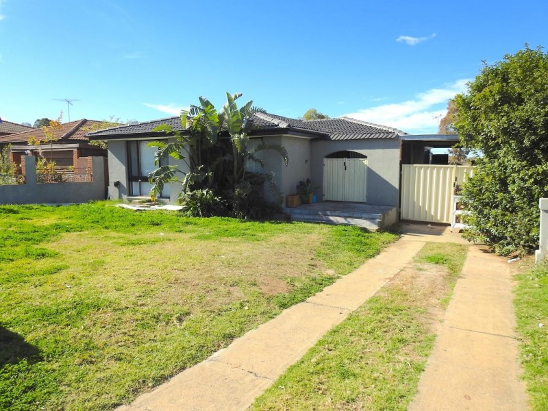 23 Oliveri Crescent, Green Valley NSW 2168