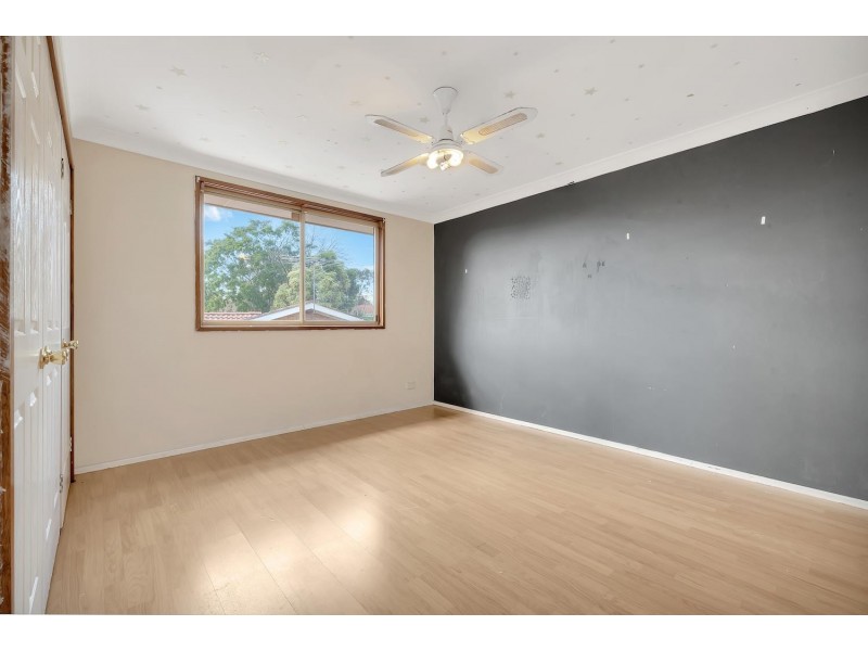 5 Peat Close, Eagle Vale NSW 2558