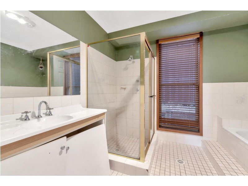 5 Peat Close, Eagle Vale NSW 2558