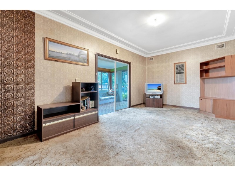 74 Rosina Street, Fairfield West NSW 2165