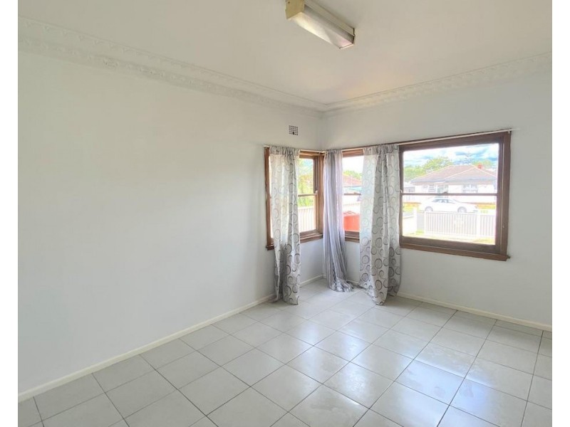 18 Joyce Street, Fairfield Heights NSW 2165