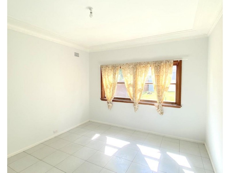 18 Joyce Street, Fairfield Heights NSW 2165