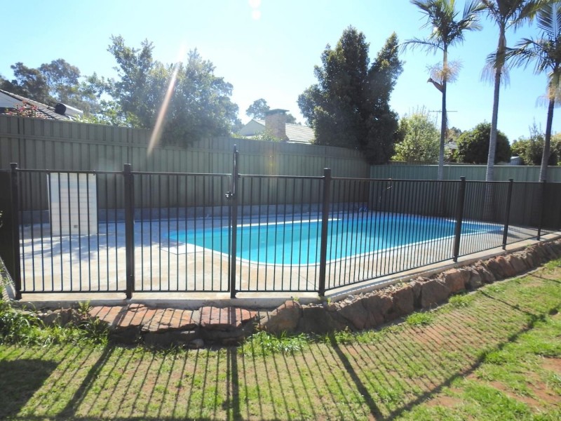 21 Dalpra Crescent, Bossley Park NSW 2176