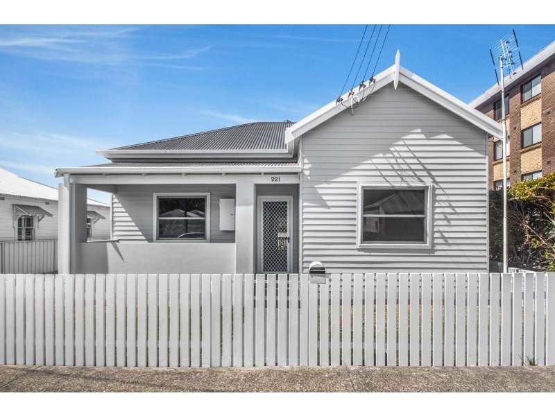 221 Lawrence Hargrave Drive, Thirroul NSW 2515