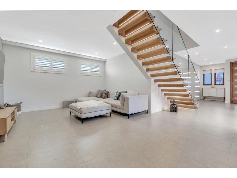 2 Angelina Crescent, Cabramatta NSW 2166