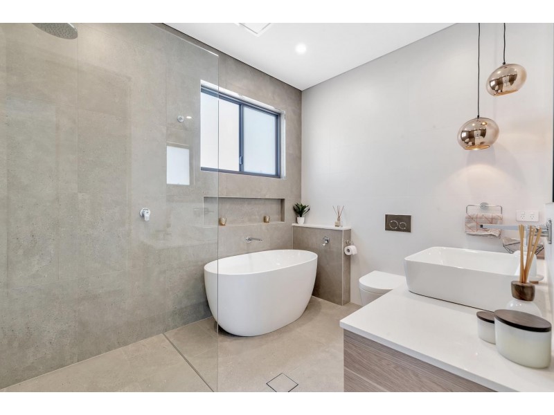 2 Angelina Crescent, Cabramatta NSW 2166