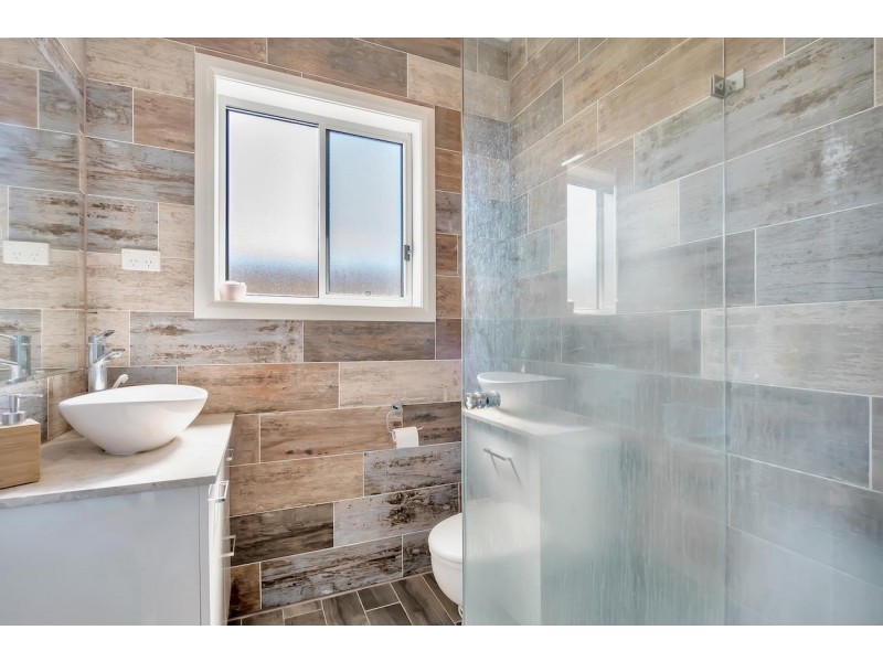 16A Benelong Avenue, Smithfield NSW 2164