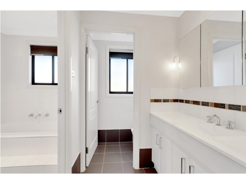 24 Willowbank Crescent, Canley Vale NSW 2166