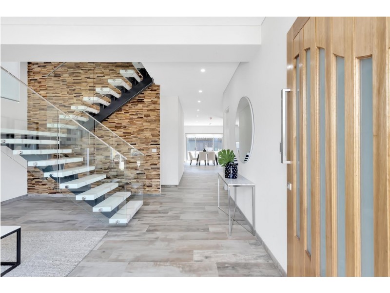 178 Willowdale Drive, Denham Court NSW 2565