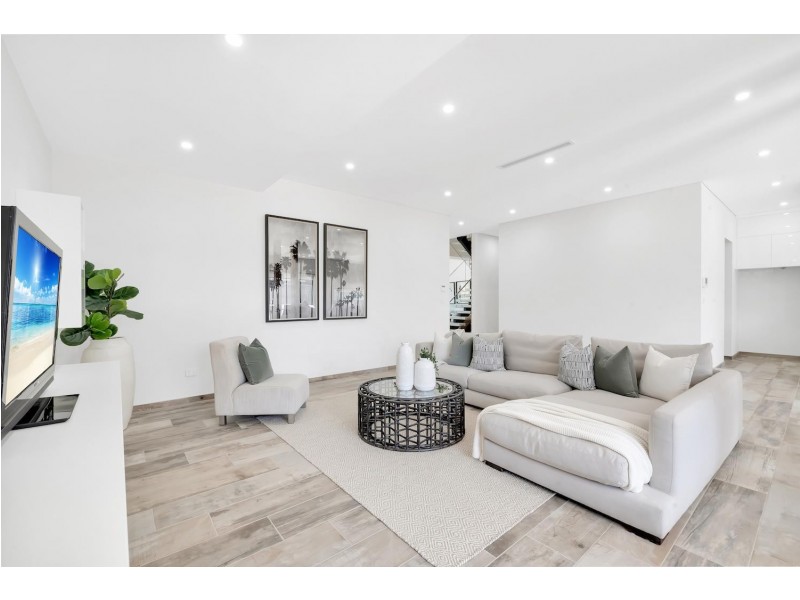 178 Willowdale Drive, Denham Court NSW 2565