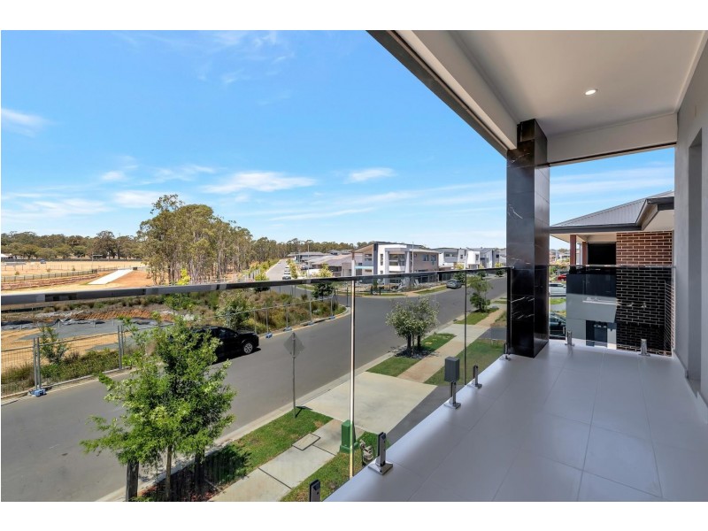 178 Willowdale Drive, Denham Court NSW 2565