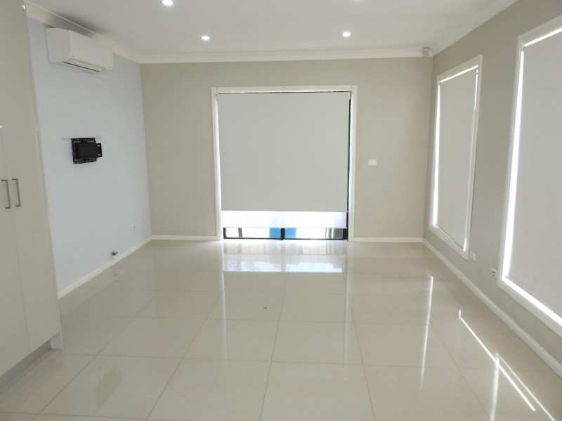 1A Myora Close, Green Valley NSW 2168