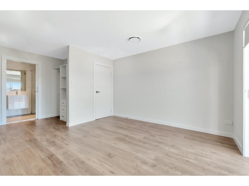 211A Village Circuit, Gregory Hills NSW 2557