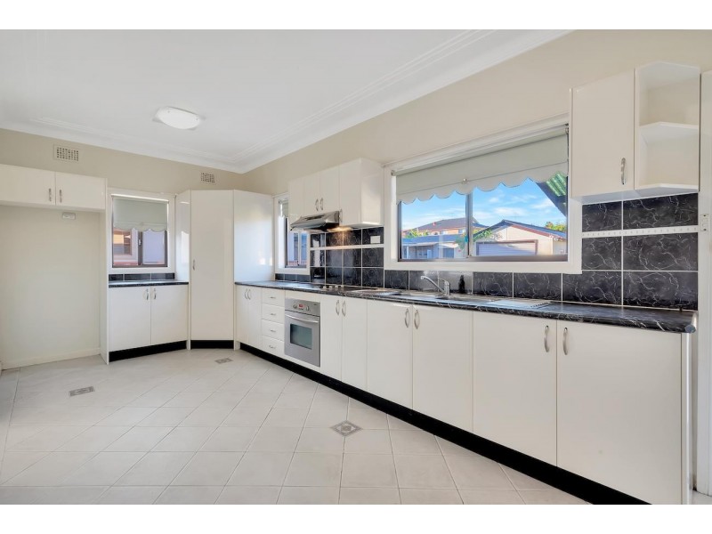 208 Hamilton Road, Fairfield Heights NSW 2165