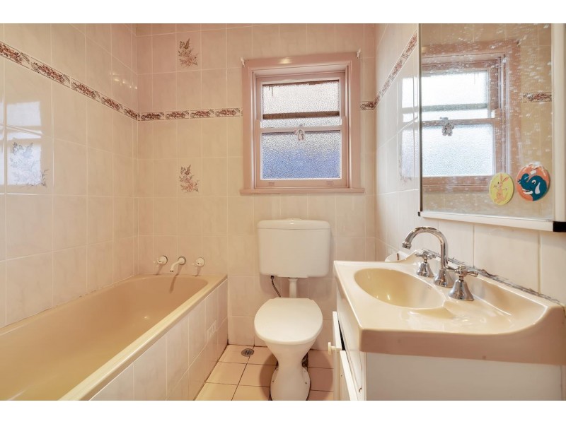 208 Hamilton Road, Fairfield Heights NSW 2165