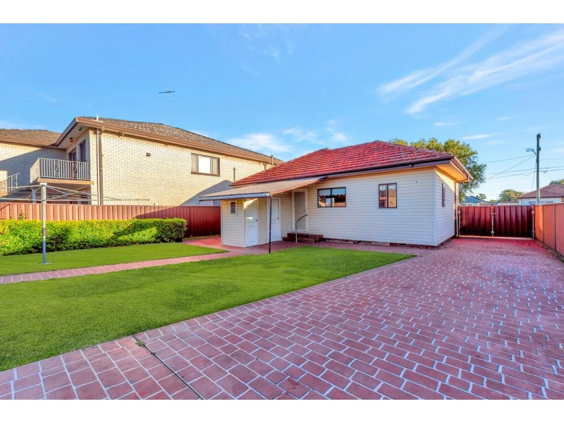 208 Hamilton Road, Fairfield Heights NSW 2165