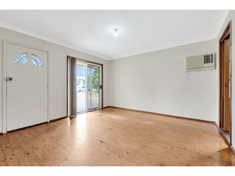 9 Quiros Avenue, Fairfield West NSW 2165