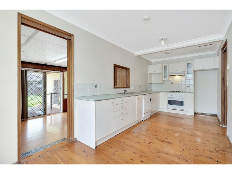 9 Quiros Avenue, Fairfield West NSW 2165