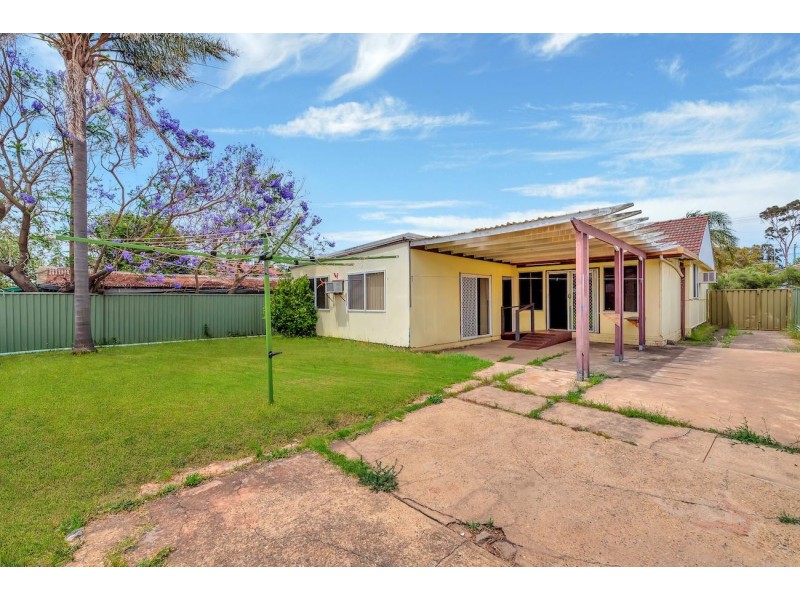 9 Quiros Avenue, Fairfield West NSW 2165