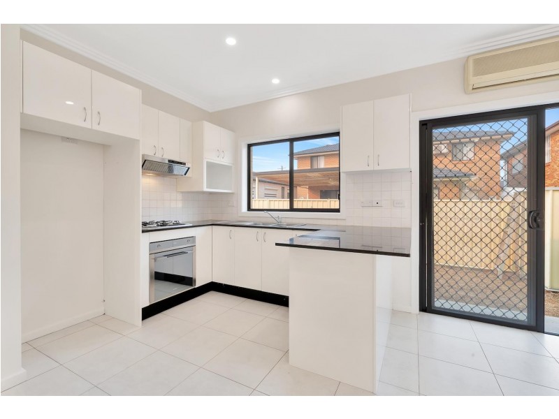 8/202-204 Ware  Street, Fairfield NSW 2165