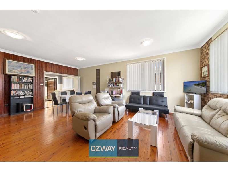 11 Charmhaven Avenue, Charmhaven NSW 2263