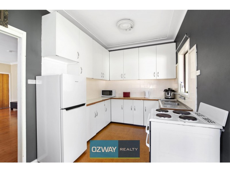 11 Charmhaven Avenue, Charmhaven NSW 2263