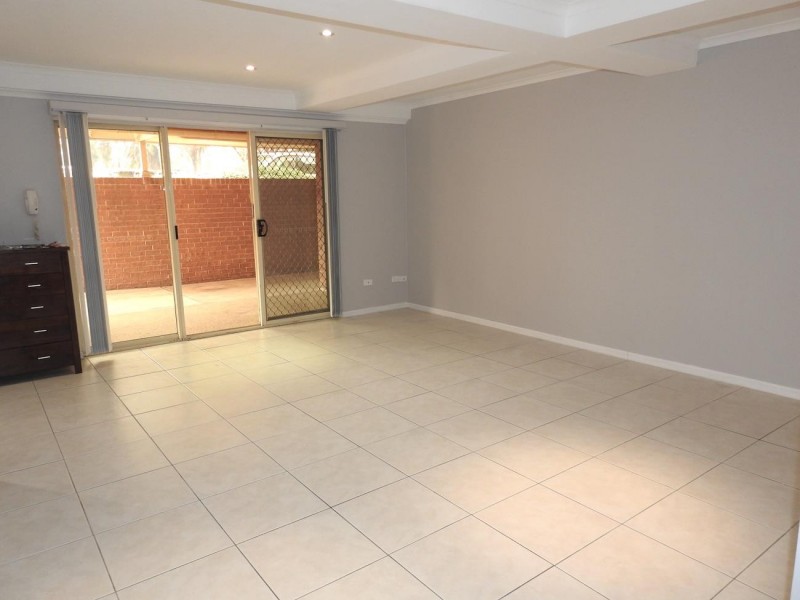 2/19-23 Hardy Street, Fairfield NSW 2165