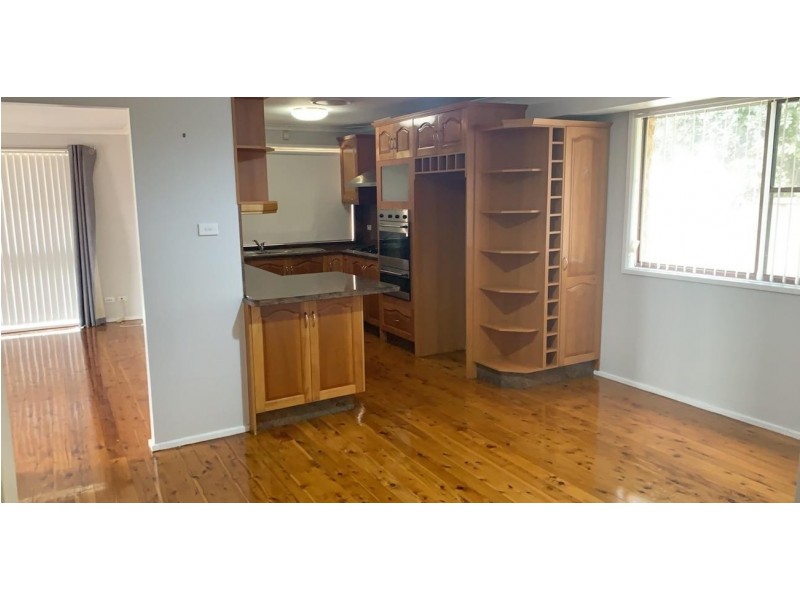 90 Melville Road, St Clair NSW 2759