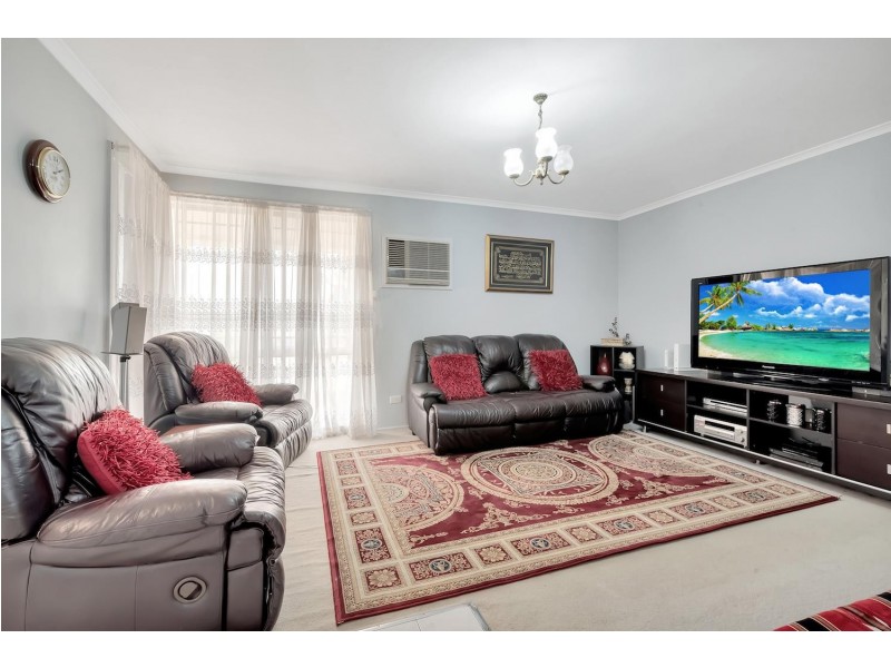 4 Kite Close, Green Valley NSW 2168