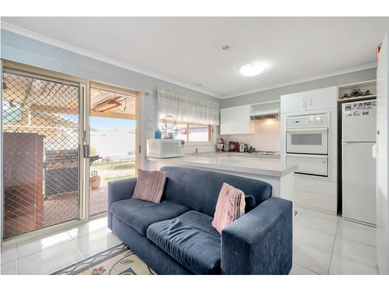 4 Kite Close, Green Valley NSW 2168