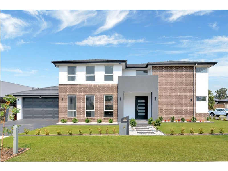 32 Howard Loop, Oran Park NSW 2570