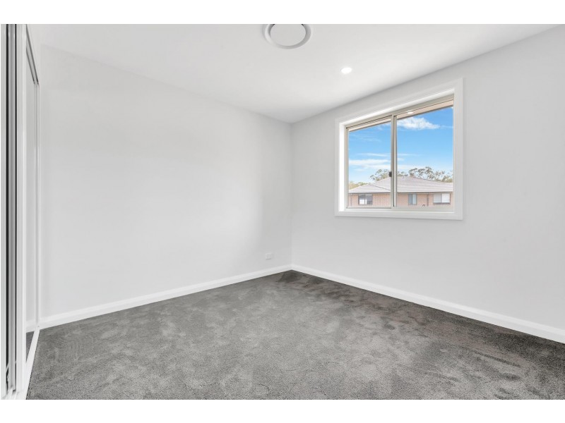 32 Howard Loop, Oran Park NSW 2570